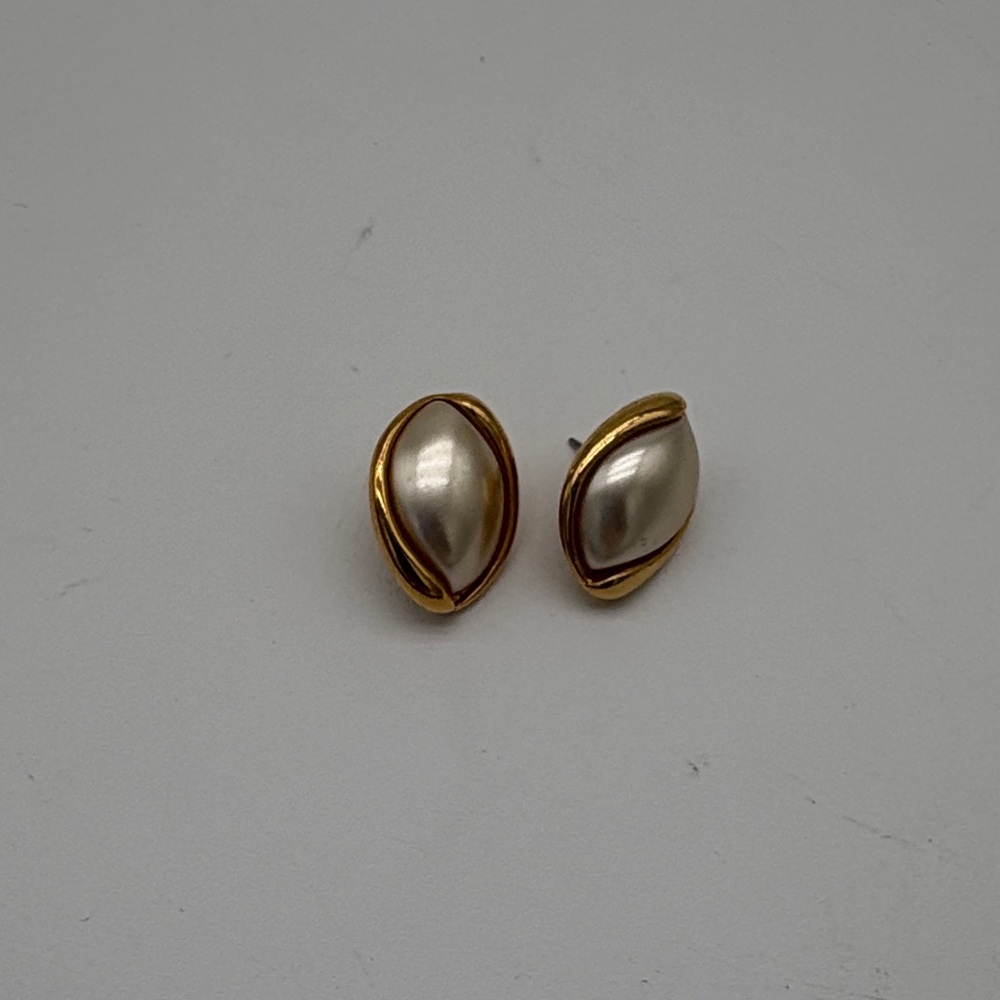 Vintage Napier Faux Oval Pearl Gold Tone Pierced Earrings